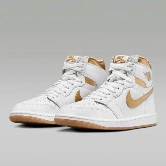Jordan 1 Retro High OG Metallic Gold - W9.5 - Picture 1 of 8